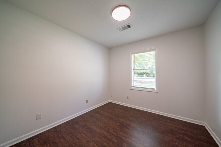Building Photo - 1413 Steeple Ct