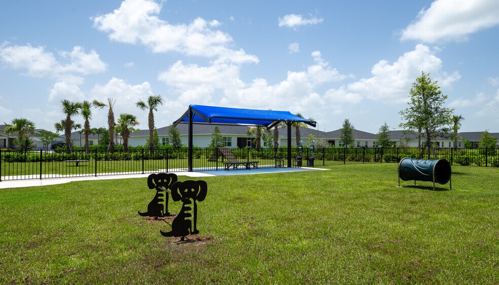 Building Photo - 6378 NW Windwood Way
