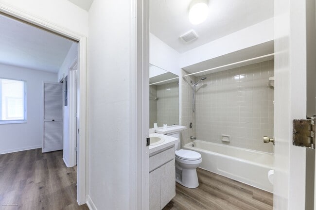 Building Photo - DRASTIC PRICE DROP!!  PRIME LOCATION