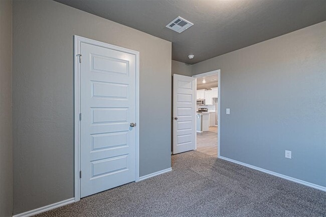 Building Photo - 1626 Highland Loop