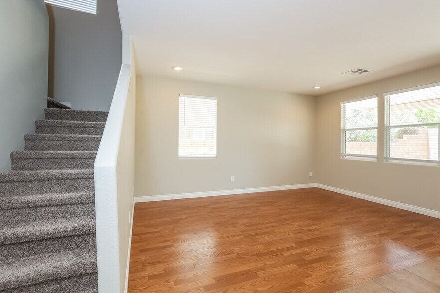 Building Photo - 4150 Buteo Ln