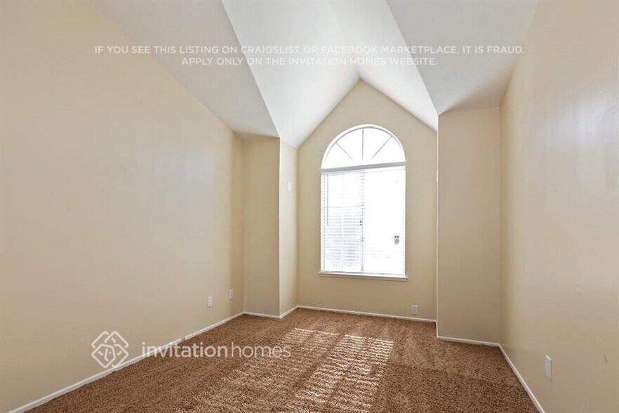 Building Photo - 20325 Calhaven Dr
