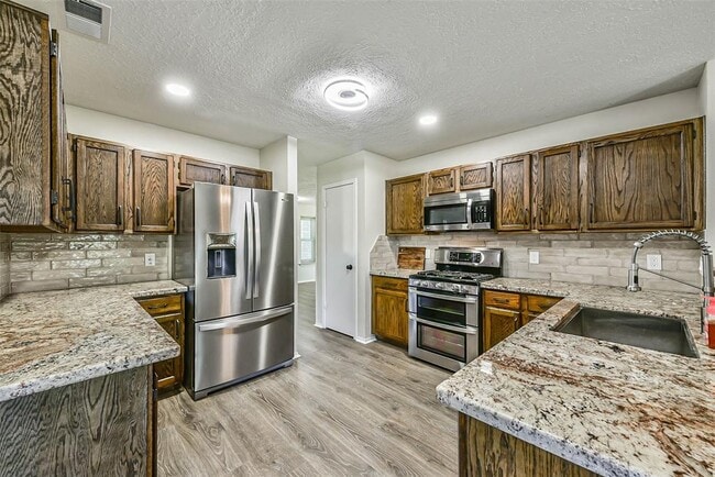 Building Photo - 22630 Round Valley Dr