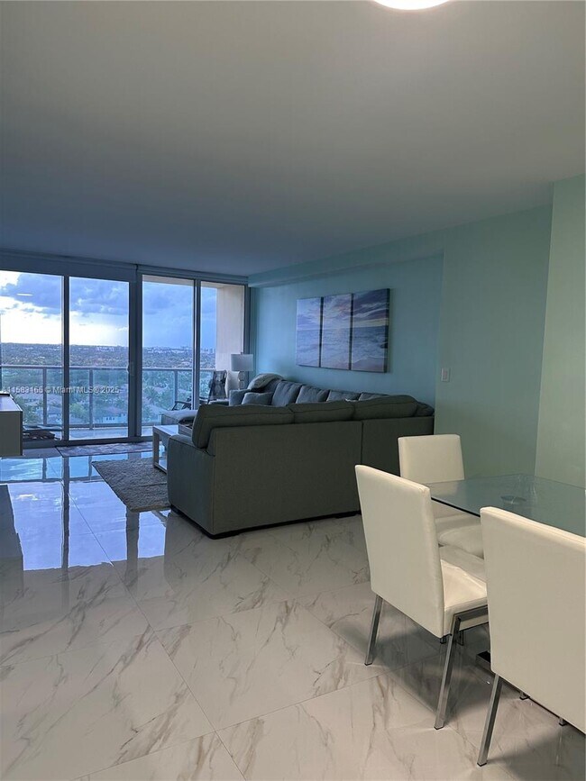 Building Photo - 2501 S Ocean Dr