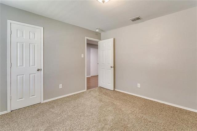 Building Photo - 909 Poncho Ln