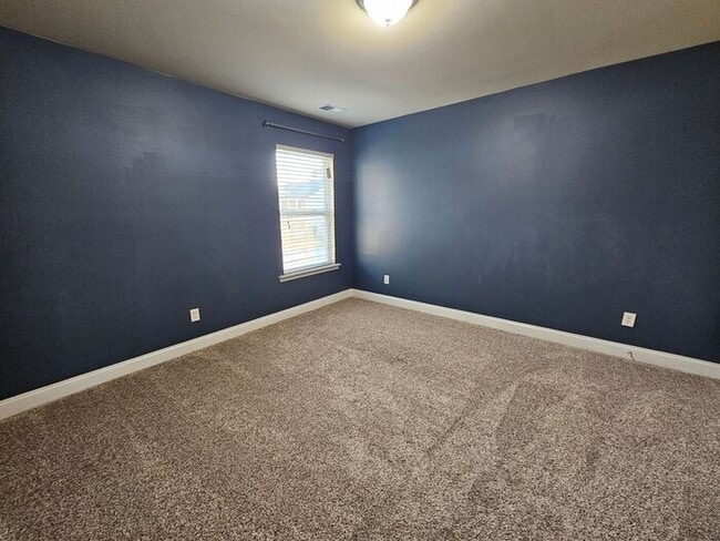 Building Photo - Beautiful Wellesley Home with a Corner Lot