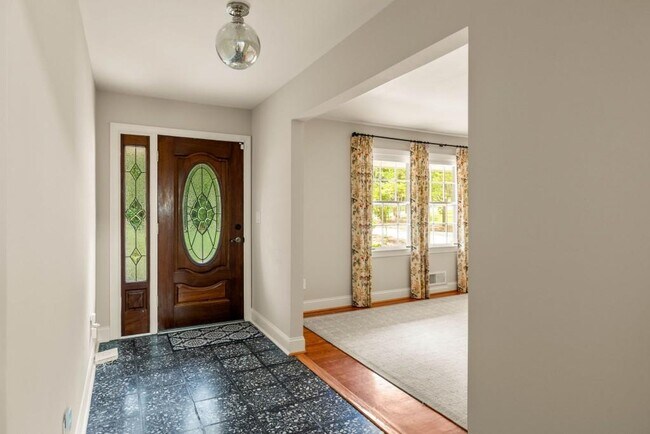 Building Photo - 2646 Caladium Dr NE