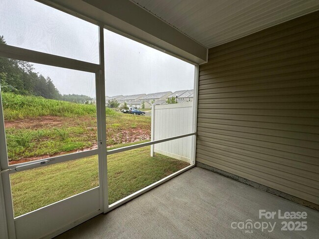 Building Photo - 14140 Castle Nook Dr