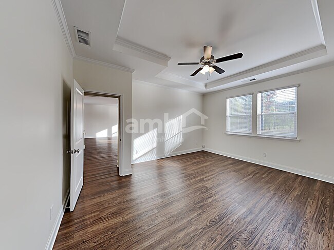 Building Photo - 145 Lindridge Dr