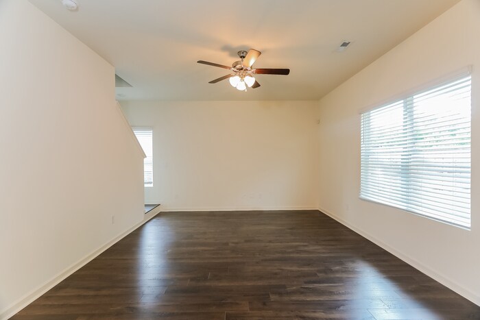 Building Photo - 5608 Timber Leaf Lp