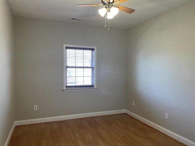 Building Photo - 109 Canyon Ct