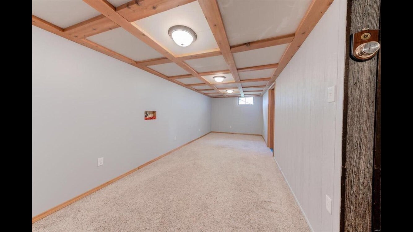 Building Photo - 30 Green Hill Ln