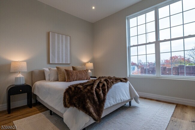 Building Photo - 1722 Springfield Ave