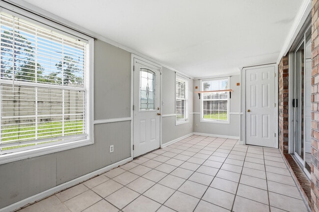 Building Photo - 339 Peggy Dr