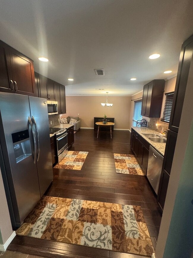 Building Photo - Single-Level Flagstaff Home | Mountain Vie...