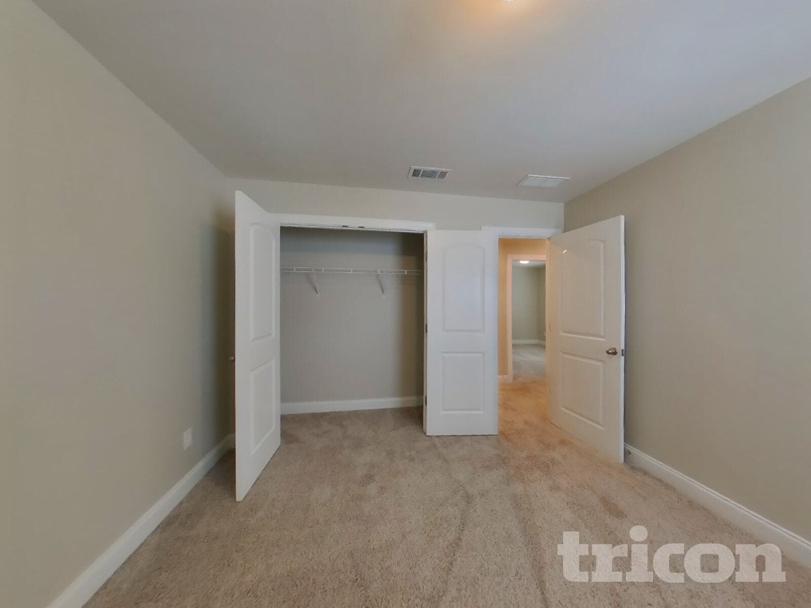 Building Photo - 1331 Carriage Park Dr