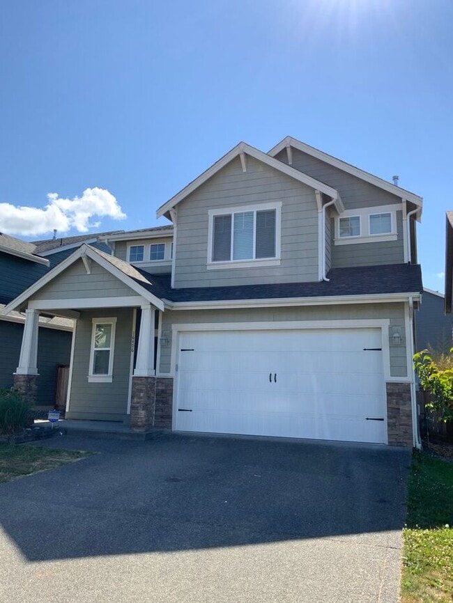 Primary Photo - AVAILABLE NOW!! Puyallup 4bdr 2.5bath home...
