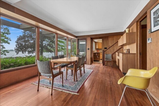 Building Photo - 35 Lakeview Pl