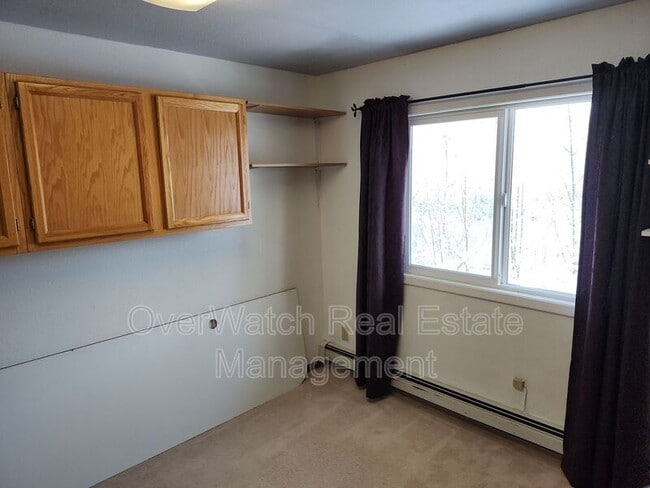 Building Photo - 1545 Northview Dr