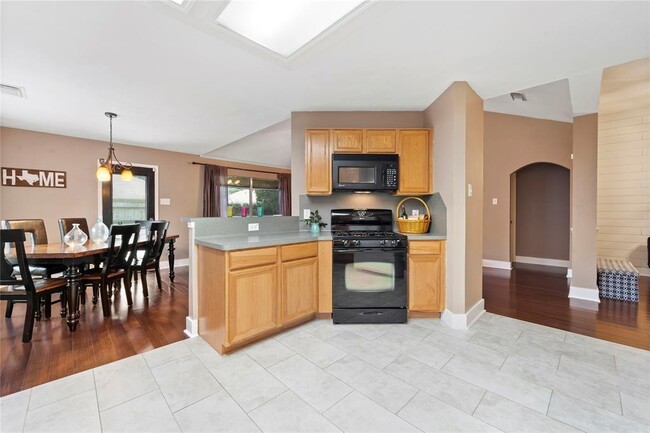 Building Photo - 6614 Grant Dr