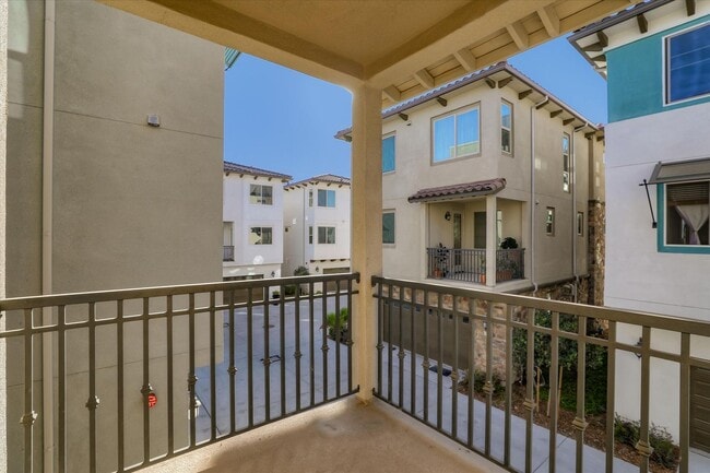 Building Photo - MODERN LUXURY IN SCENIC COMMUNICATIONS HILL LIGHT-FILLED INTERIORS WITH GREENBELT VIEWS