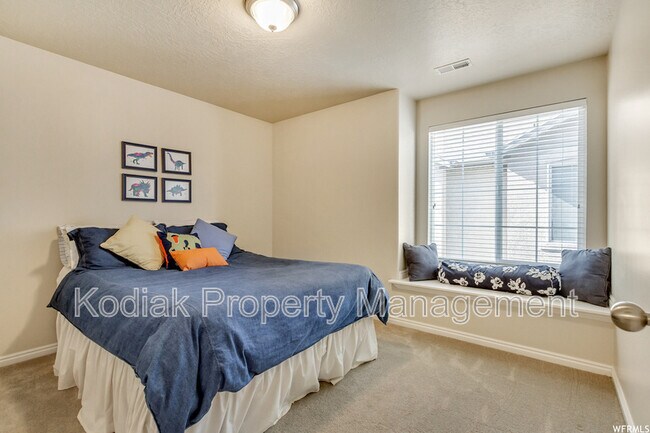 Building Photo - 548 Walton Dr