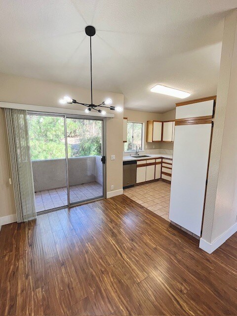 Building Photo - 7130 Woodlake Ave