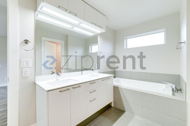 Building Photo - 12220 SE 251st Pl