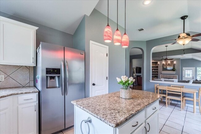 Building Photo - 9205 Rock Castle Cove