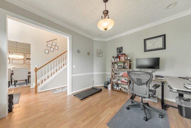 Building Photo - 520 Sonnet Way
