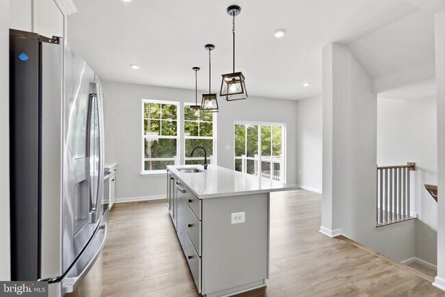 Building Photo - 241 Monteith Dr