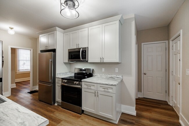 Building Photo - 185 Bloomfield St