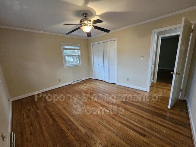 Building Photo - 104 S Orchard Dr