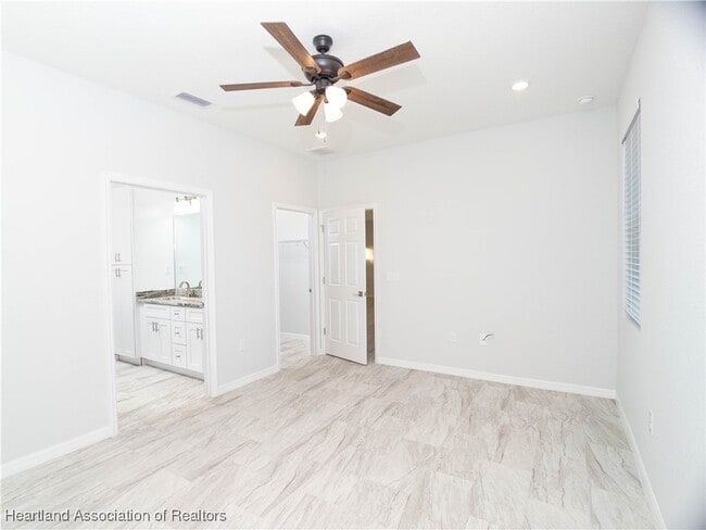 Building Photo - 1456 Kyra Ave