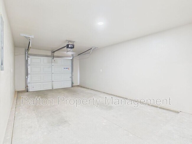 Building Photo - 1124 Caprock St
