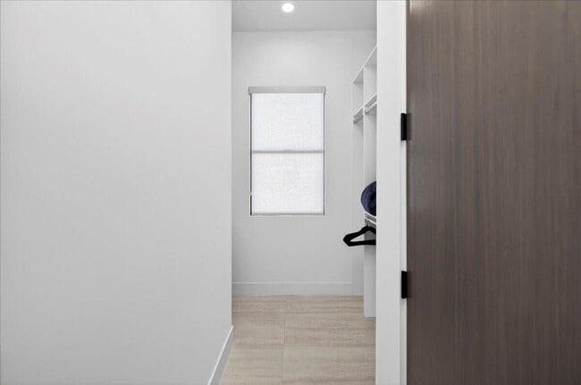 Building Photo - 51120 Avenida Navarro