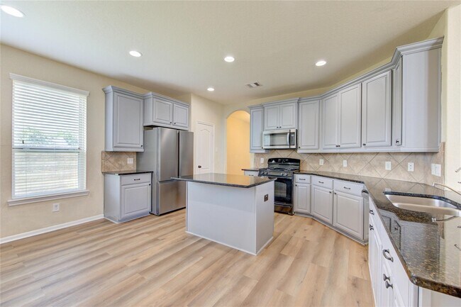 Building Photo - 6027 Mystic Berry Dr