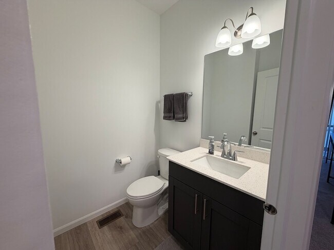 Building Photo - 235 Regency Ct