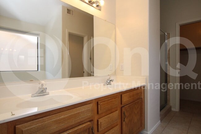 Building Photo - 3858 E Cathedral Rock Dr