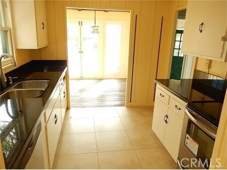 Building Photo - 2626 Solana Way