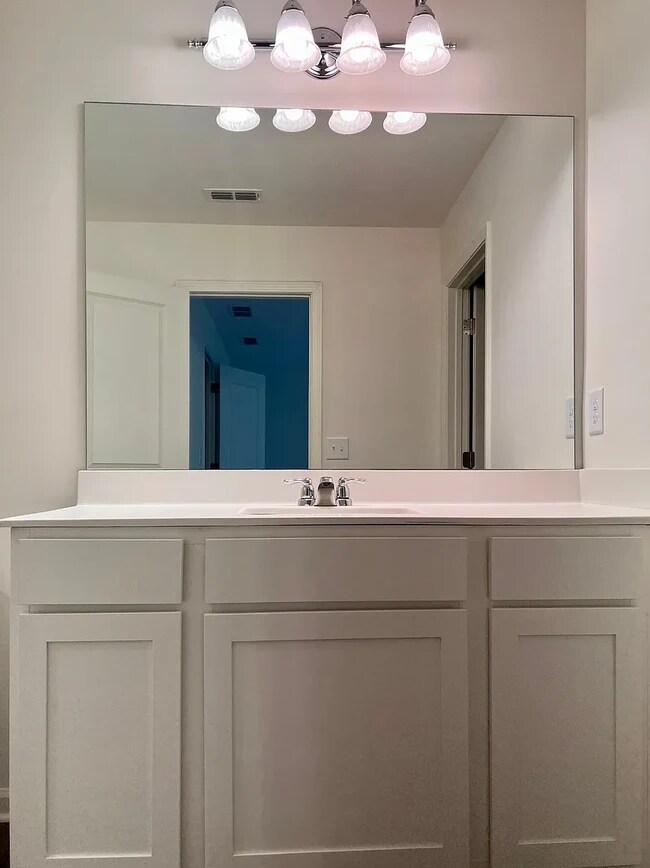 Building Photo - 3537 Cardinal Dr