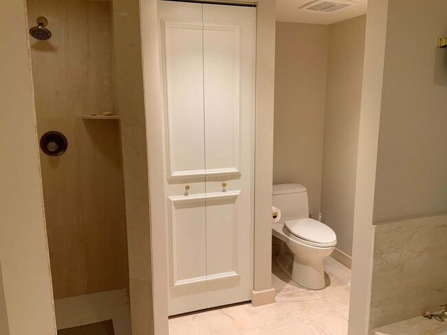 Building Photo - 4201 N Ocean Blvd