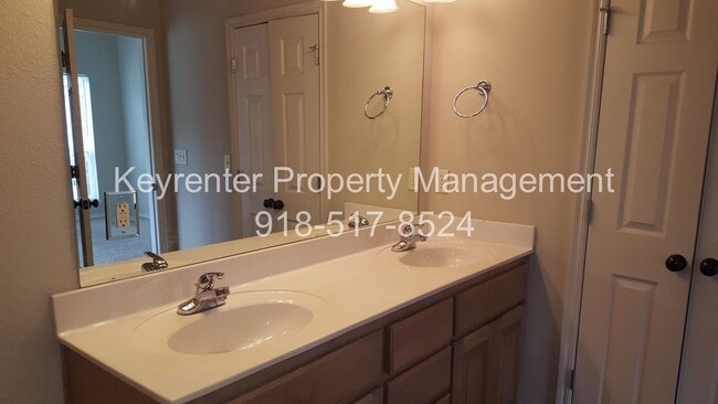 Building Photo - Claremore | 3 Bed | 2 Bath | Large Backyard