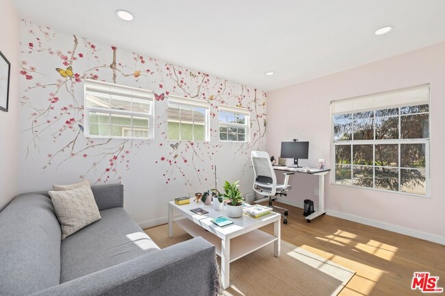 Building Photo - 9418 S 10th Ave