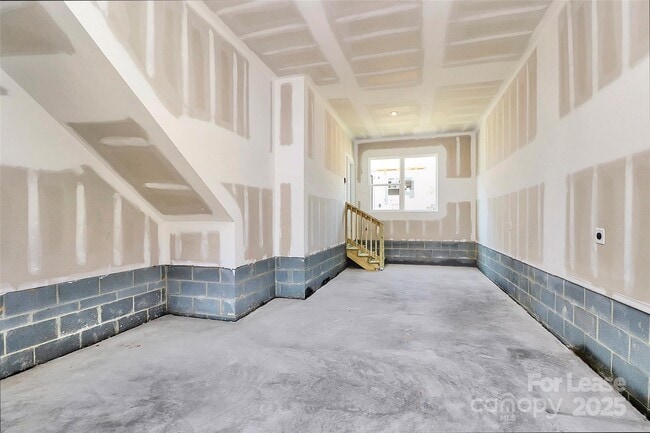 Building Photo - 5731 Castlerea Dr
