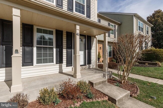 Building Photo - 41 Battersea Bridge Ct