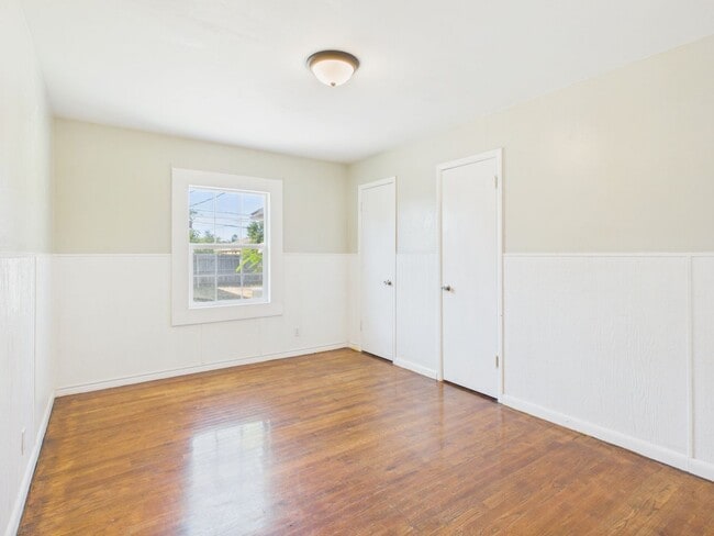 Building Photo - 5125 SW 16th Ave