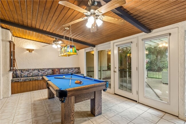 Building Photo - 2687 Country Club Dr