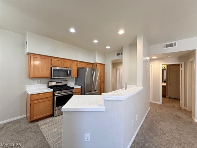 Building Photo - 2113 Echo Bay St