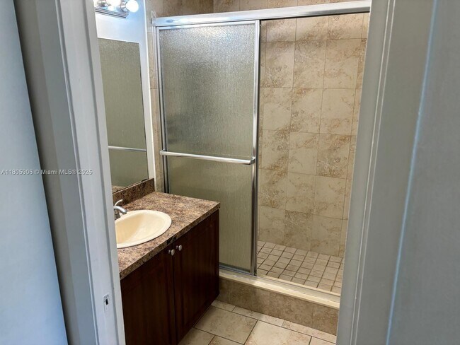 Building Photo - 620 Cypress Club Way